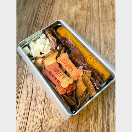 ドキドキ缶【ouah ouah × Turf Style Lab.コラボ】おやつ詰め合わせ缶